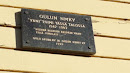 Ynni Memorial Plaque