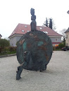 Skulptur vor Kirche Mattsee