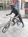 Bronze statue Cycling
