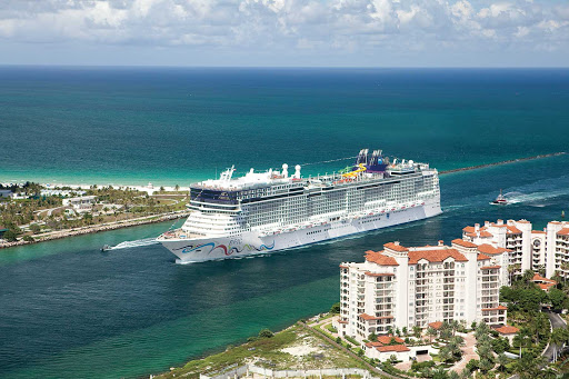 Norwegian-Epic-aerial-miami-2 - Norwegian Epic home-ports in Miami and sails to tropical climes during the winter.