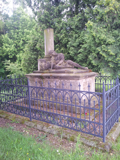 Pomnik pesimu pluku c.12