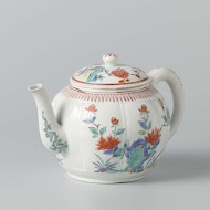 Achtlobbige theepot met prunus, pioenroos en bladranken