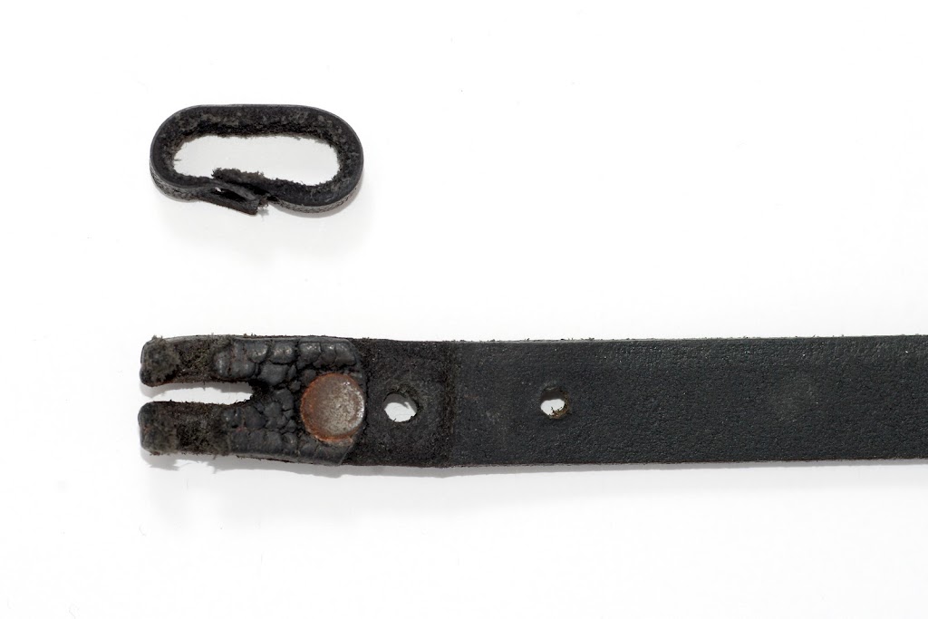 SAS' broken bracelet band