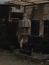 秋葉石材店の石灯籠