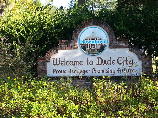 Dade City Welcome Sign