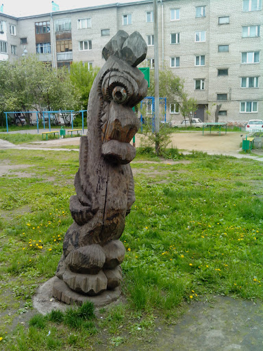 Деревянная скульптура Дракончик