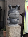 山邑石材店 バイキンマンの石像