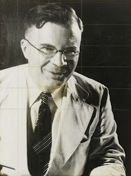 Portret van Hubertus J. van Mook, minister van koloniën