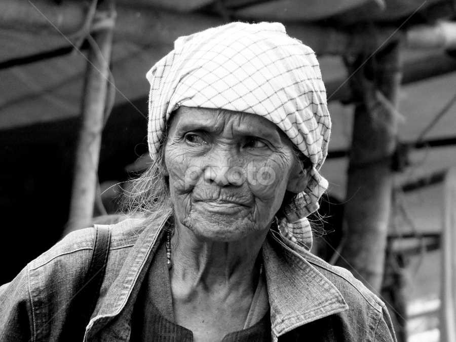 Old Women at Pindan Market by Virgani Dhirgacahya - Black & White Portraits & People