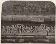 Basreliëf op het voetstuk van een pendopo, afgesloten door een Naga aan de oostzijde van Candi Panataran