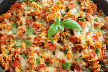 Cheesy Skillet Pizza Pasta