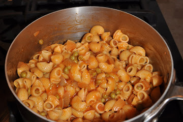 Grandma&#39;s macaroni and peas