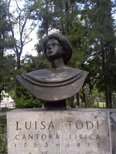 Busto Luísa Todi