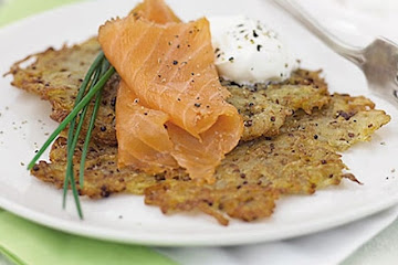 Hash browns with mustard & smoked salmon