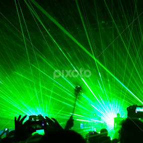 Green lasers by Stéphane Vaillancourt - News & Events Entertainment