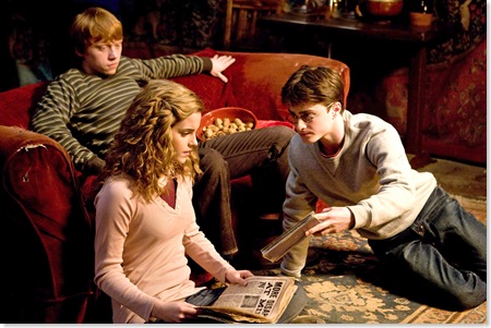 PHOTOGRAPHS TO BE USED SOLELY FOR ADVERTISING, PROMOTION, PUBLICITY OR REVIEWS OF THIS SPECIFIC MOTION PICTURE AND TO REMAIN THE PROPERTY OF THE STUDIO. NOT FOR SALE OR REDISTRIBUTION