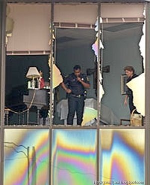 [ghostdec06_19[7].jpg]