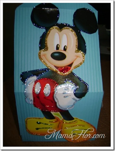 Caja de golosinas personalizada de Mickey Mouse terminada