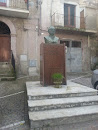Monumento A Ernesto Pontieri