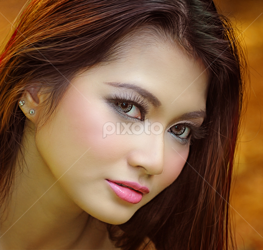 Une by Ahmad Fauzi - People Portraits of Women