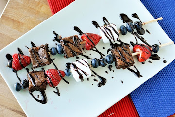 Brownie {&amp; Fruit} Kebabs