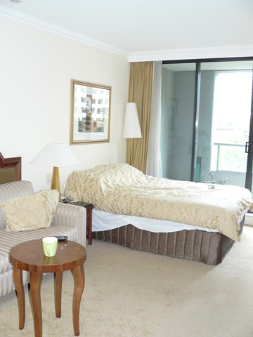 [robinsstudioflat_00015.jpg]