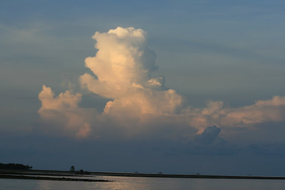 Kelong au coucher du soleil