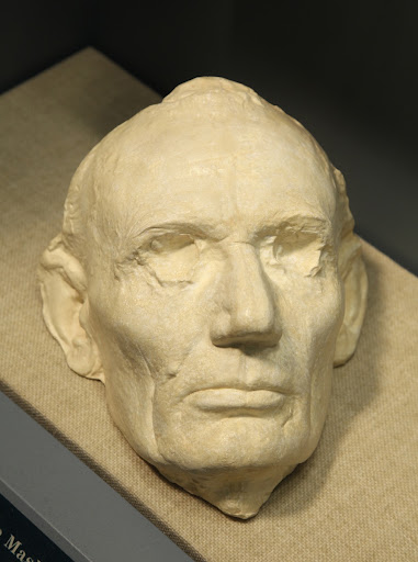 Life Mask of Abraham Lincoln, Cast from 1860 Original - Volk, Leonard ...