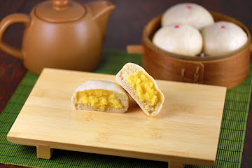 Chinese Steamed Custard Buns