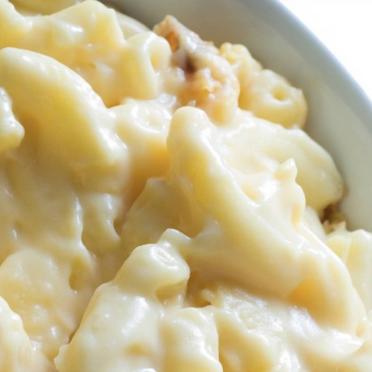 The Creamiest Slow Cooker Mac & Cheese!