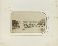 Achtergevel van de Koninklijke Residentie met een fontein in Stuttgart