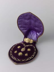 Parure (set of matching jewellery)