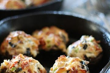 Pizza Stuffed Mushrooms