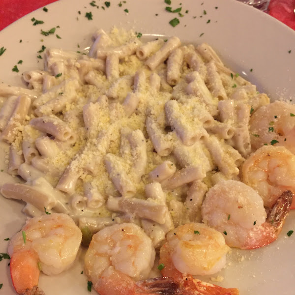 Gluten-free pasta with shrimp huge portions