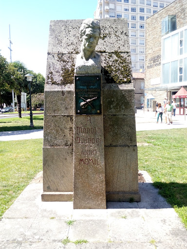 Monumento a Manuel Quiroga.