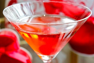 Toast Your Sweetheart! &#8220;Opposites Attract&#8221; Valentine&#8217;s Cocktail