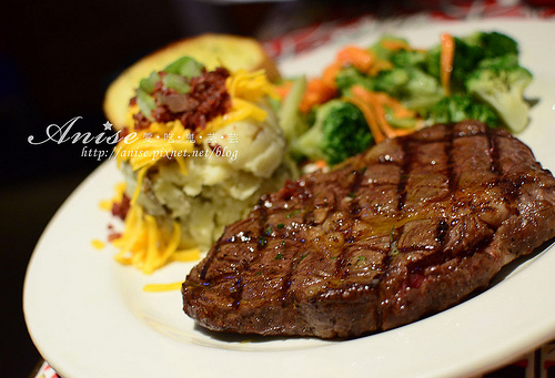 Chilis西門店，牛排、肋排好好味！！