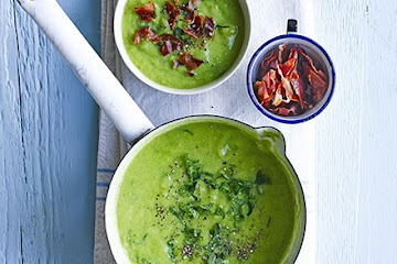 Pea & mint soup with crispy prosciutto strips