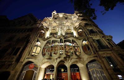 Casa Batlló in the heart of Barcelona is one of the most famous art buildings in Spain. 