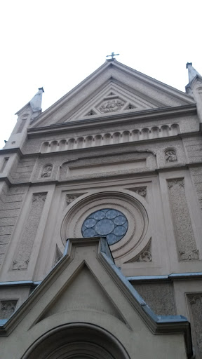 Rundes Kirchenfenster der Sacre-Coeur Kirche