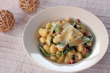 Creamy Bacon and Spinach Gnocchi
