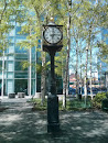 Clock in Citibank Plaza