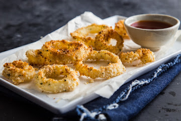 Crispy Baked Coconut Onion Rings with Sweet Chili Sauce