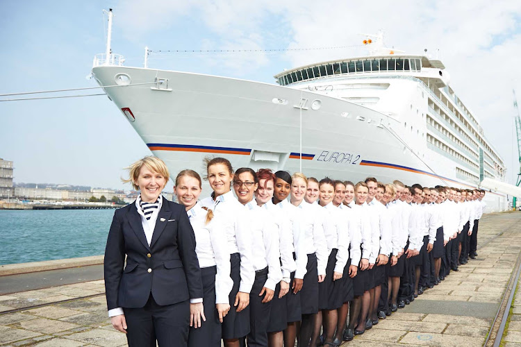 Quite a lineup! The cheerful, experienced, bilingual (German-English) crew standing astride Europa 2.