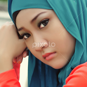 Face is Reassuring by Rahmat Sugee - People Portraits of Women