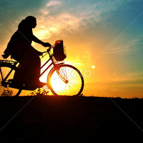 Return to Home by Abhishek Mandal - People Street & Candids