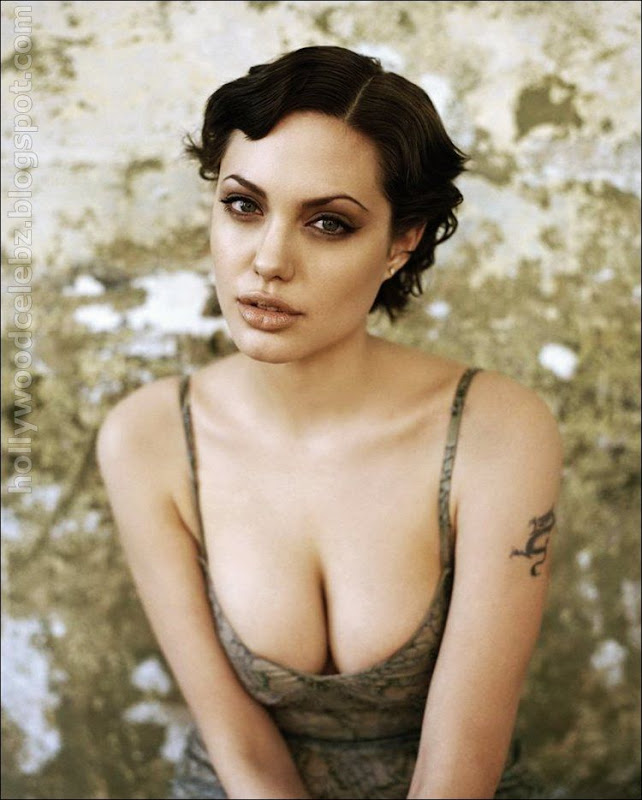 Angelina Jolie sexy picture