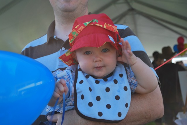 [2008-09-28 Myron's first ballon 003[3].jpg]