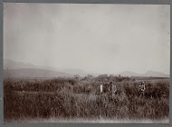 Twee soldaten in het veld