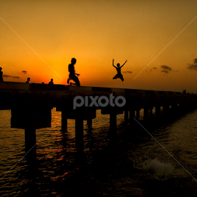 Jump by Jnr Lavigne - People Street & Candids